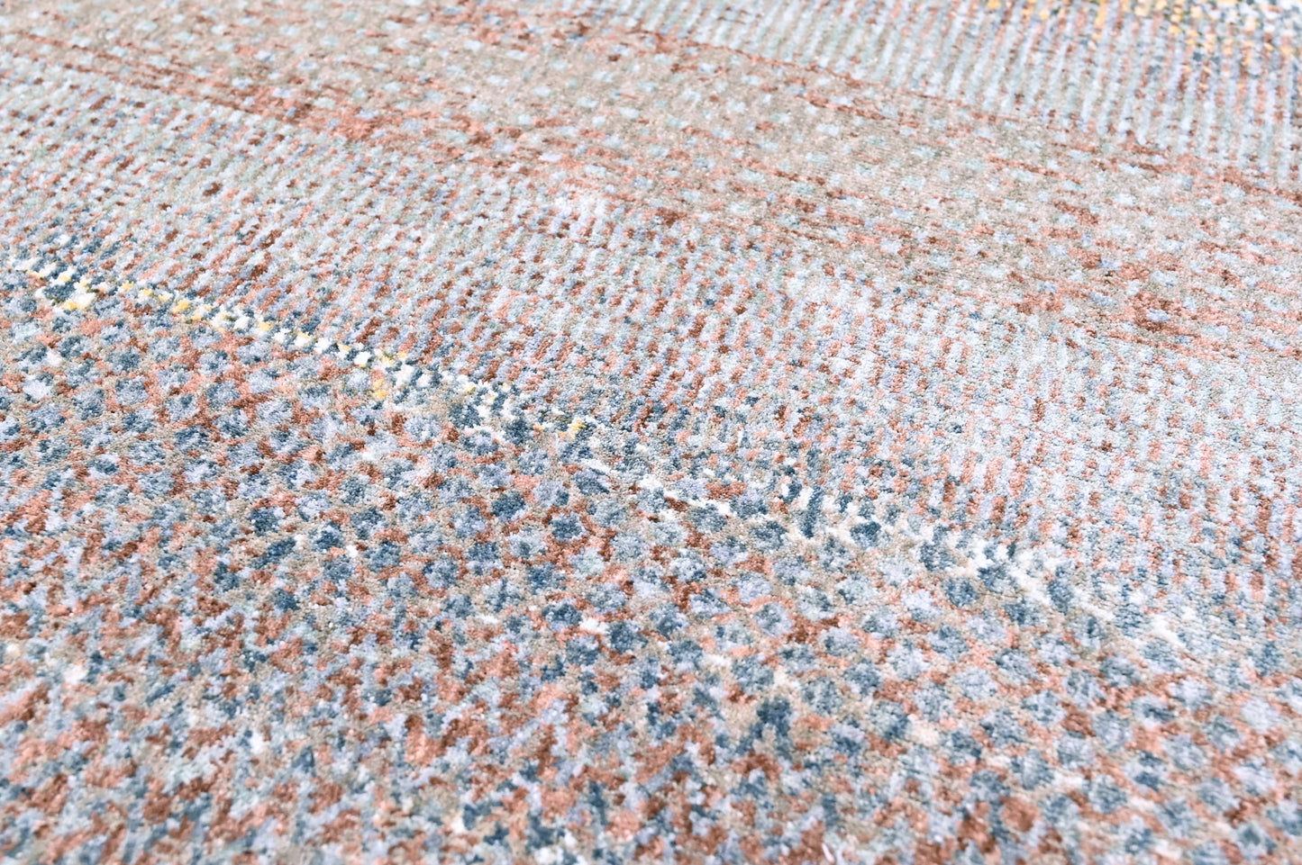 Zenith Hues Rug (OSM-11 LILAC)